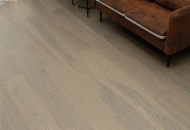 JS992 橡木纯三层地板 金属漆